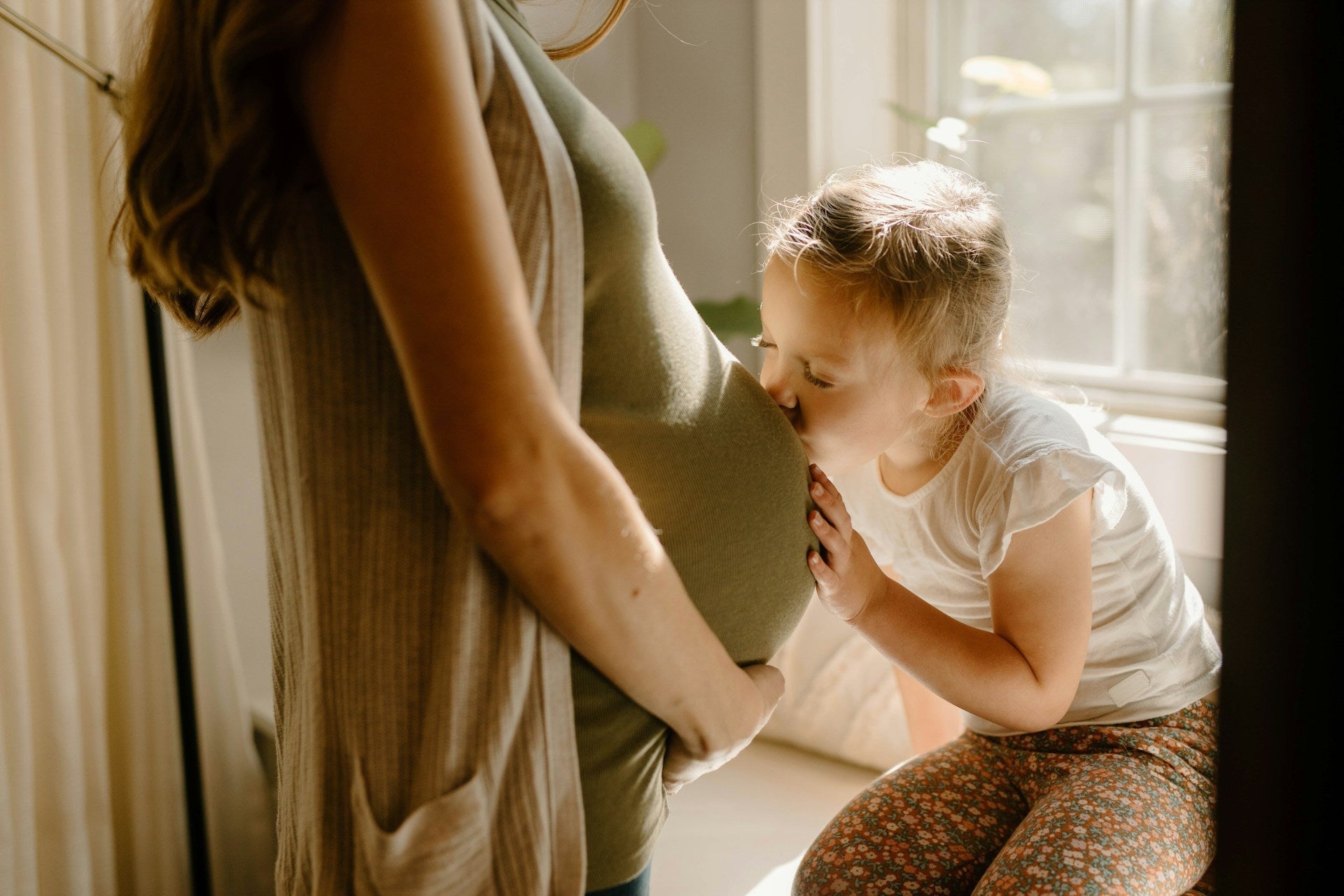 Is Fake Tan Safe During Pregnancy? Your Sun-Conscious Guide to Glowing While Expecting - Sontse.